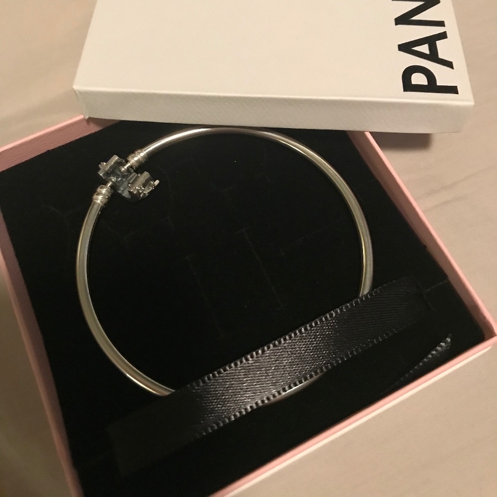 Silver Authentic Pandora bracelet NIB